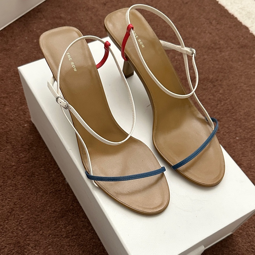 The Row BARE SANDAL Heels size 38 in Army green Pearl white